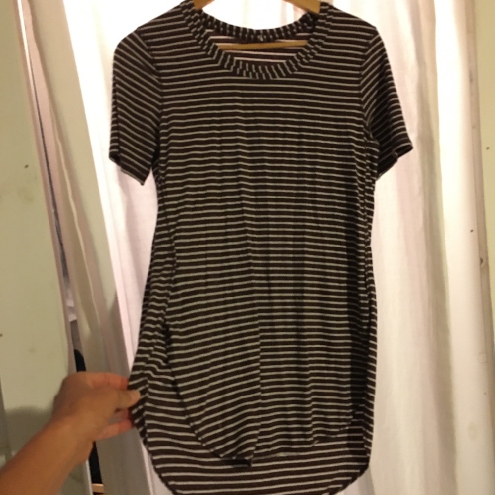 Lululemon Hi-lo tee size 6